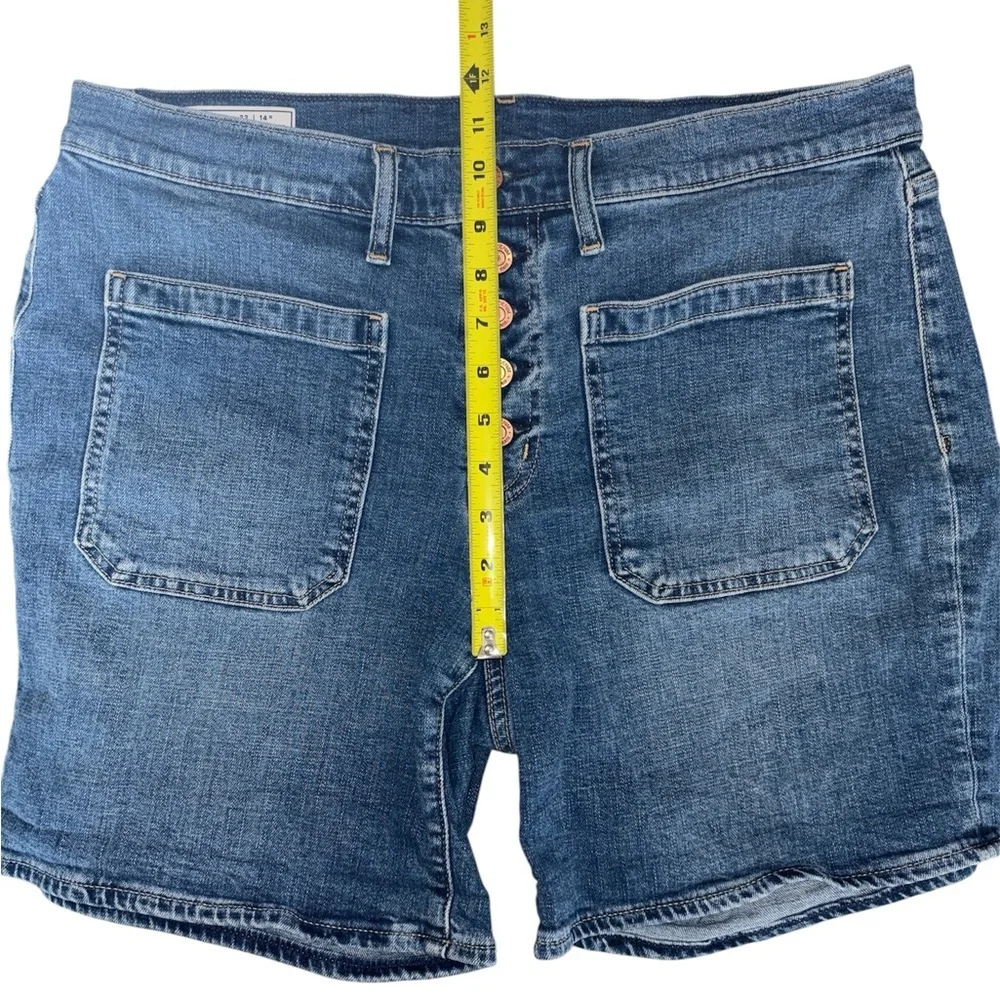 Gap 5” Mid Rise Girlfriend Denim Blue Shorts Exposed Button Fly Women’s Size 14R